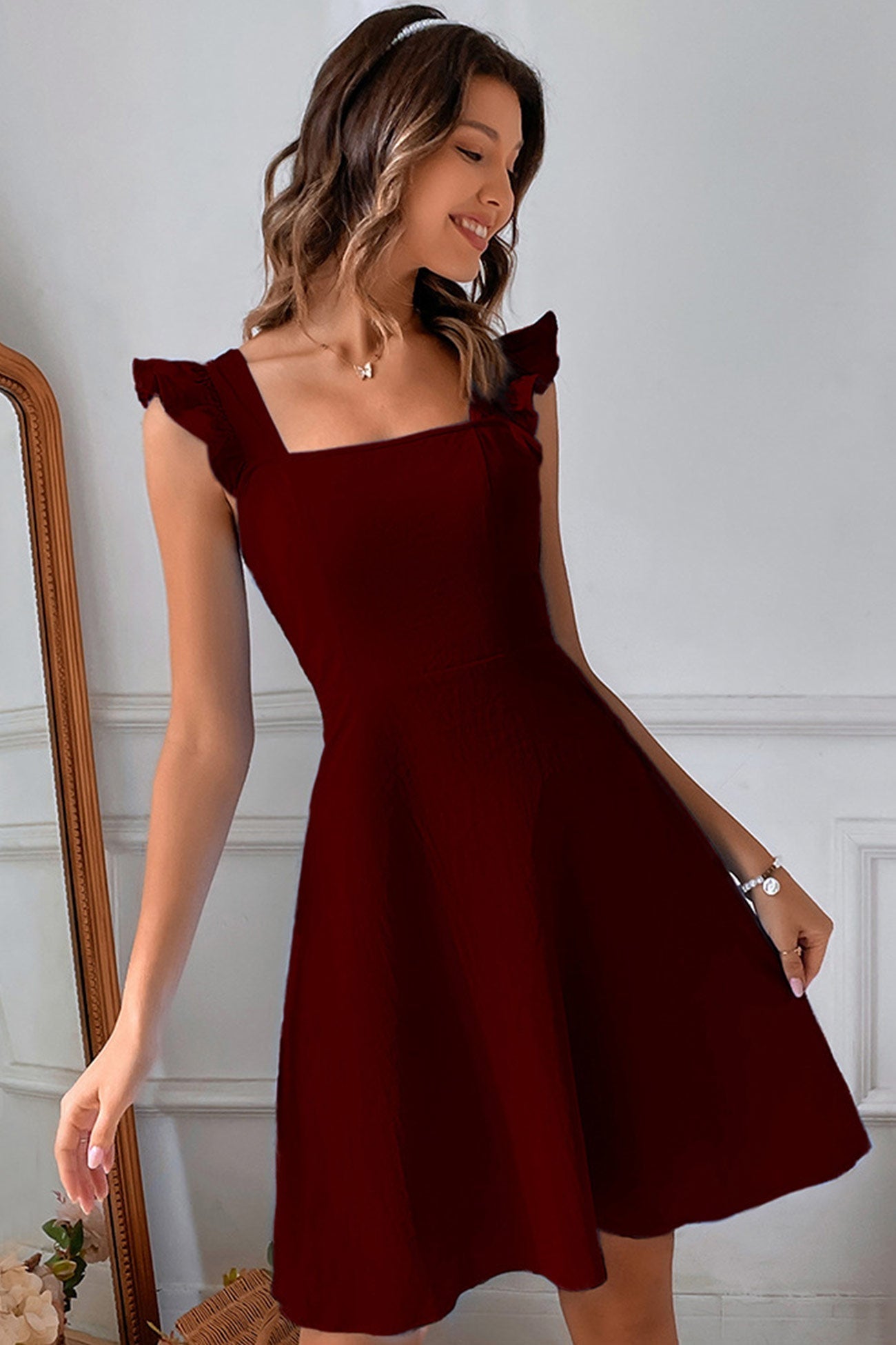 Vestido Mini Sin Mangas con Volantes, Espalda Abierta y Lazo | Ideal para Verano