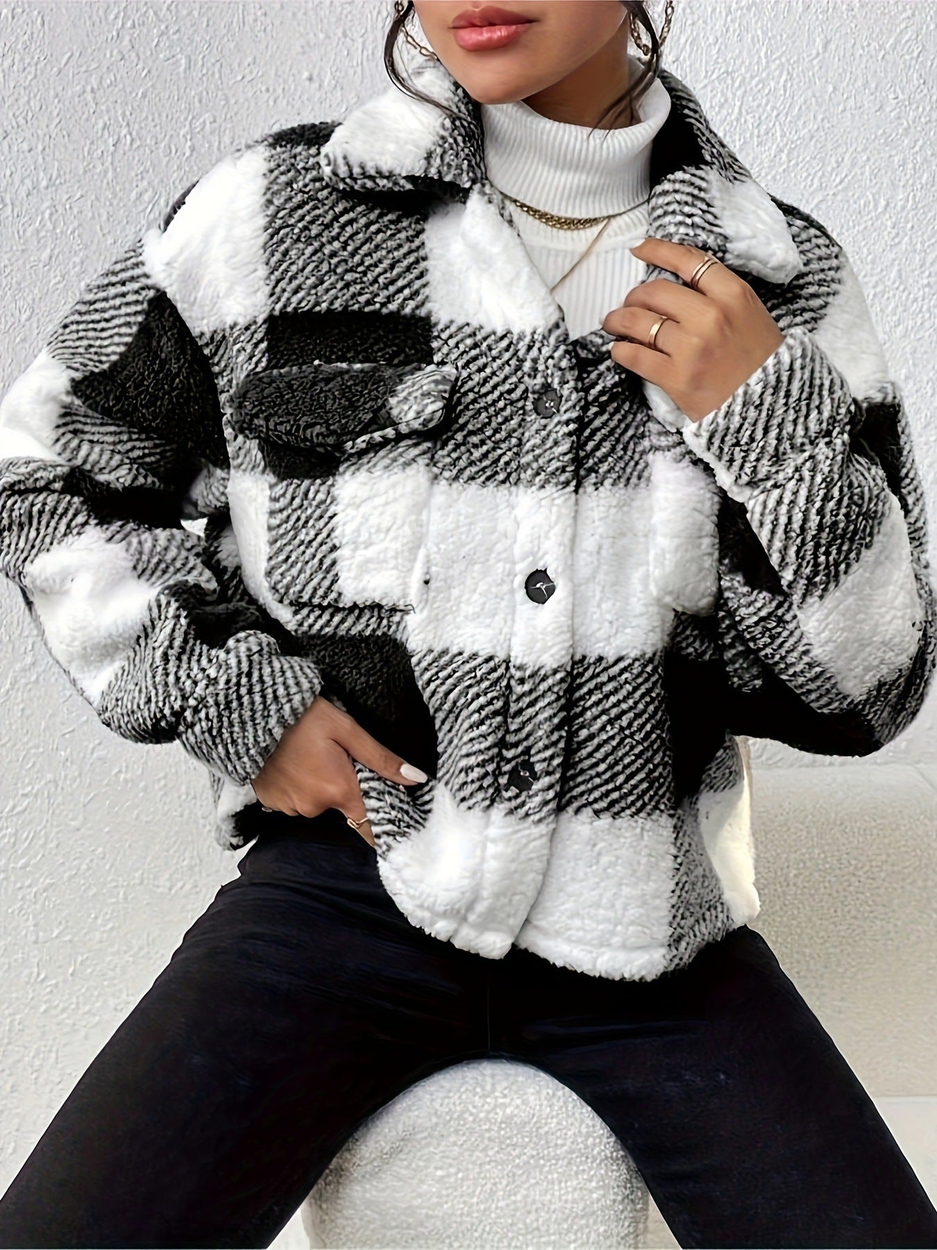 Chaqueta Cárdigan con Botones y Bolsillos de Parche en Felpa Doble Faz | Ideal para Invierno