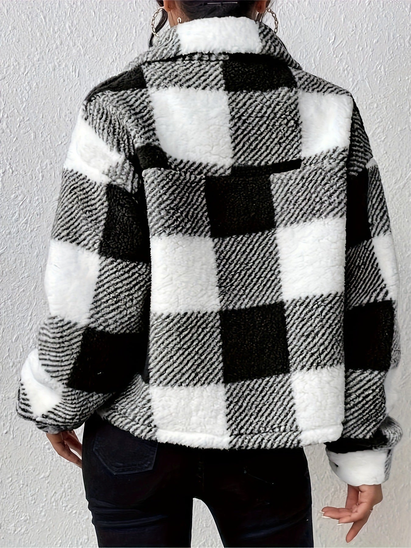 Chaqueta Cárdigan con Botones y Bolsillos de Parche en Felpa Doble Faz | Ideal para Invierno