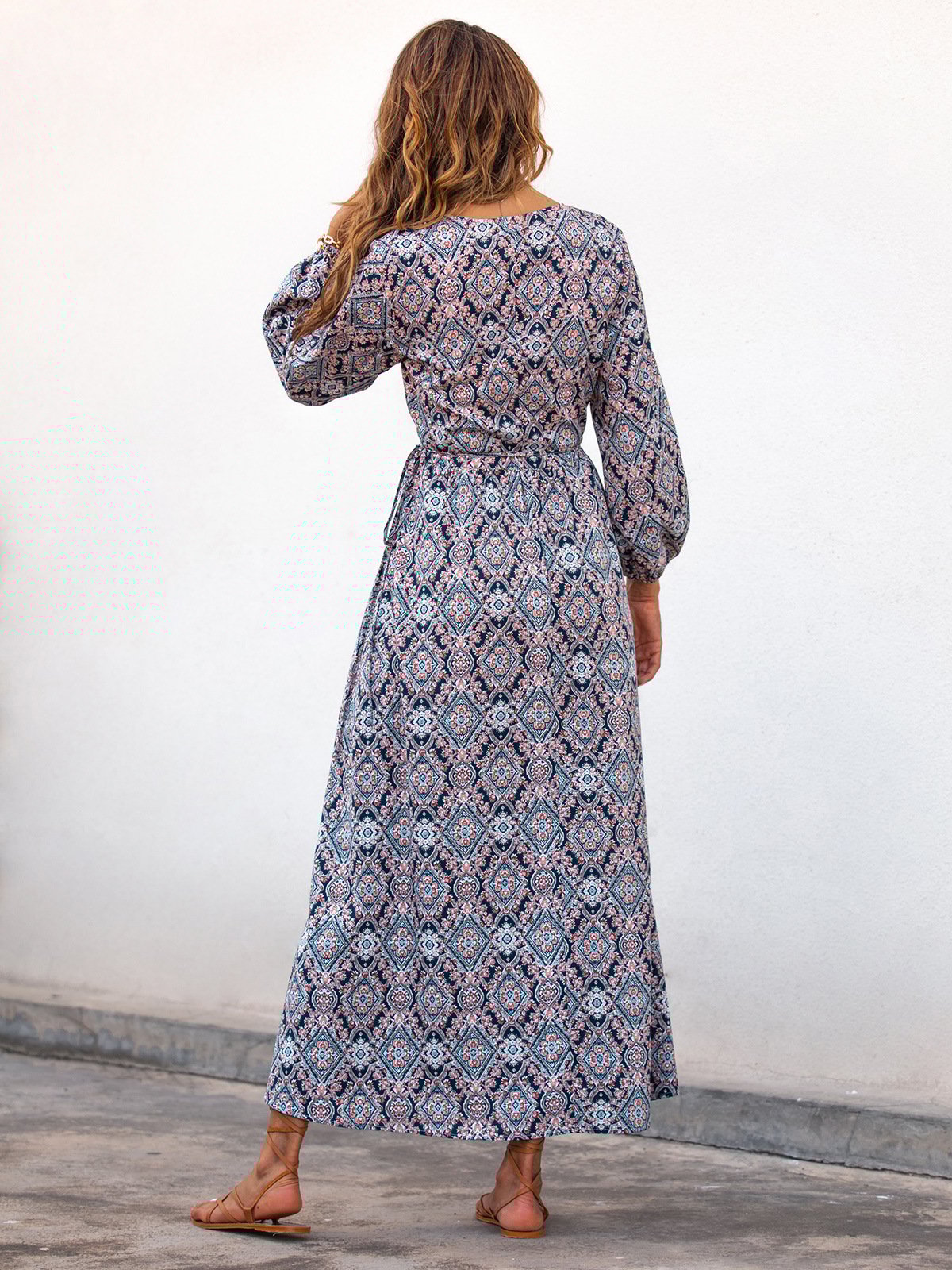 Vestido Largo Estampado con Escote en V y Mangas de Farol | Ideal para Primavera y Otoño