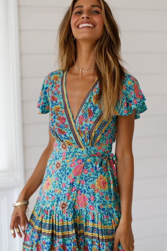 Vestido Estampado con Escote en V, Manga Corta, Cintura Alta y Dobladillo Irregular | Ideal para Verano