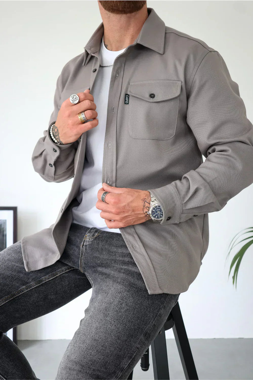 Camisa overshirt de diseño atemporal y material transpirable