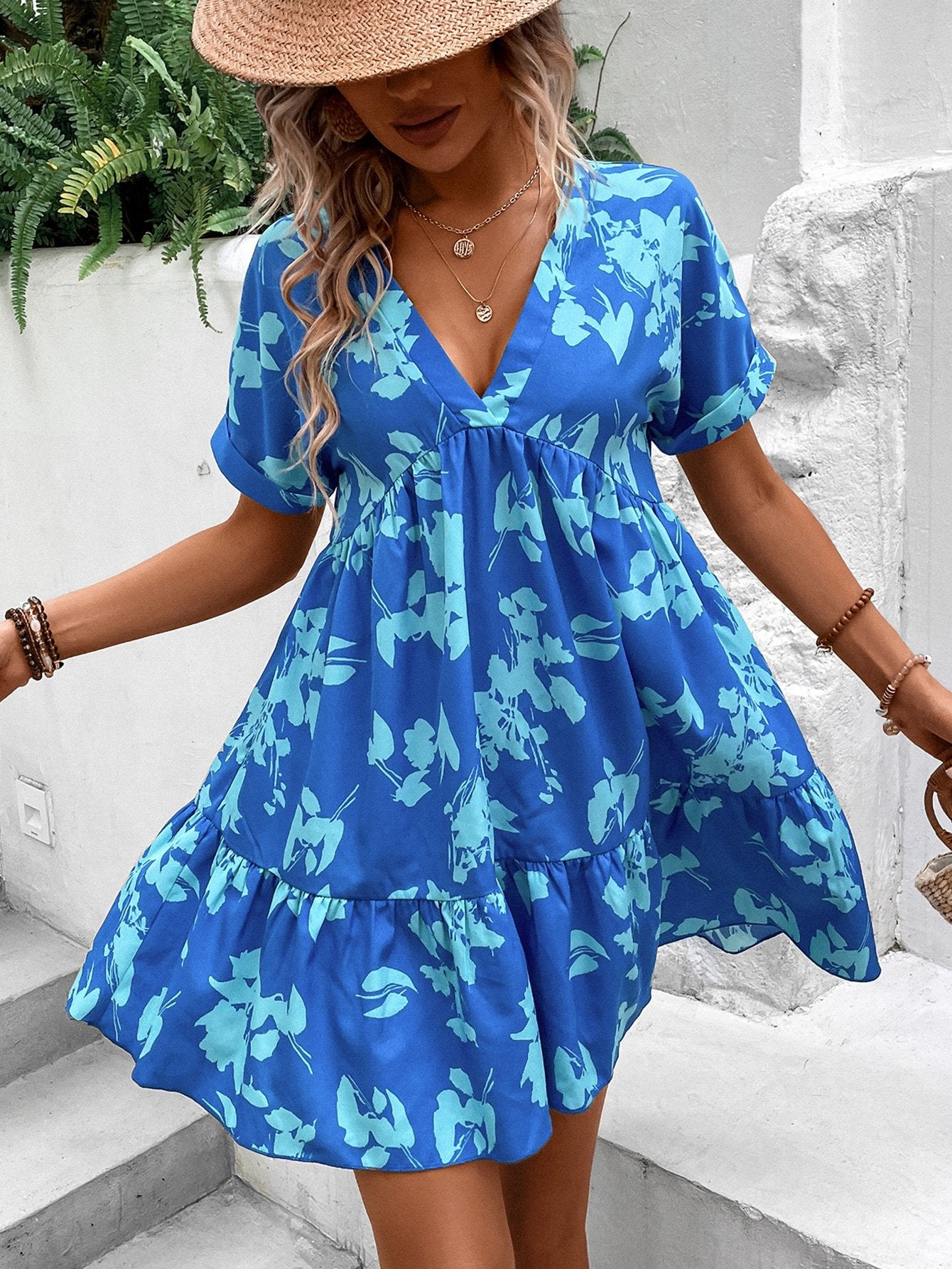 Vestido Estampado con Mangas Murciélago y Bajo Volante | Ideal para Primavera y Verano