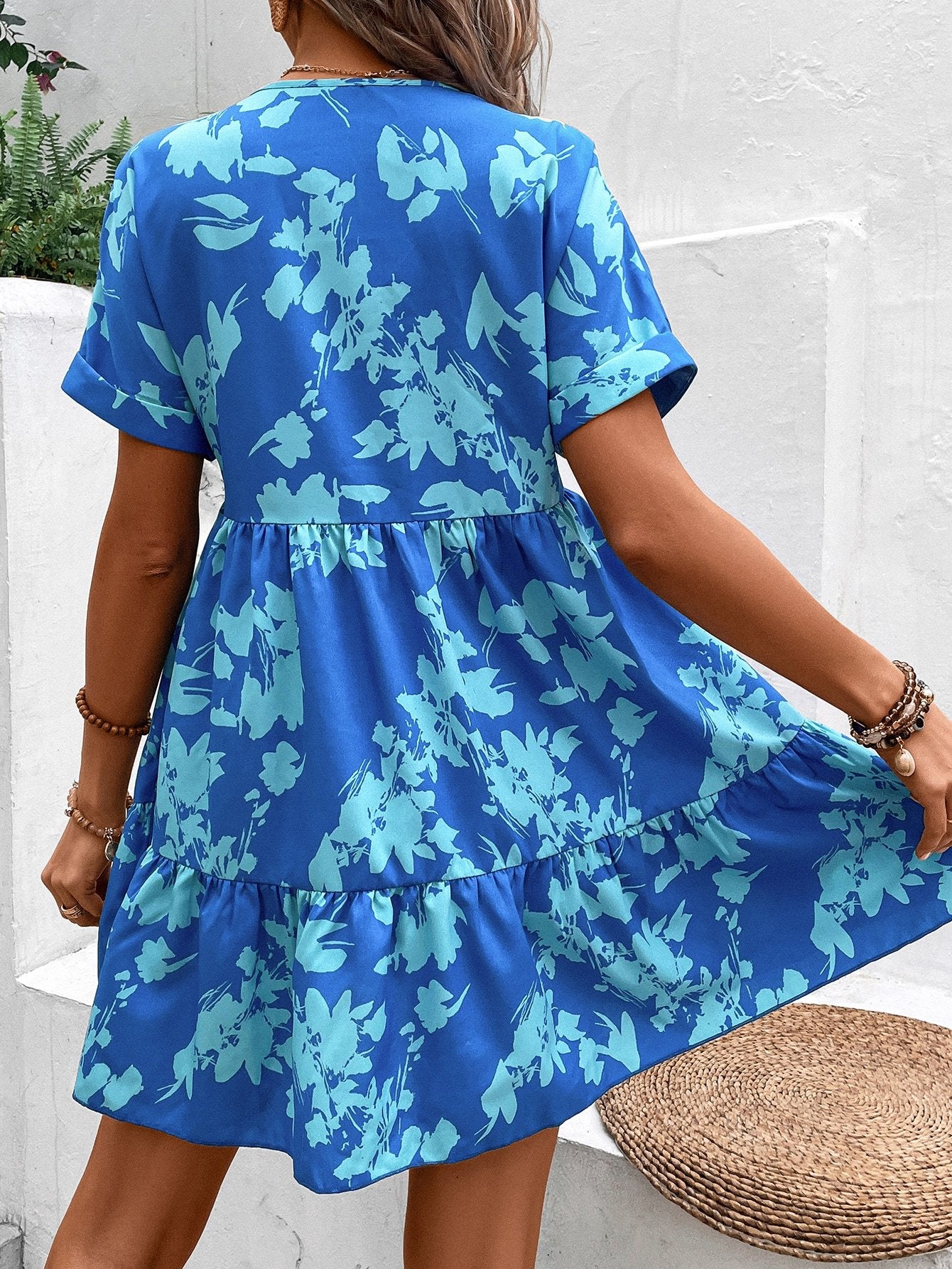 Vestido Estampado con Mangas Murciélago y Bajo Volante | Ideal para Primavera y Verano