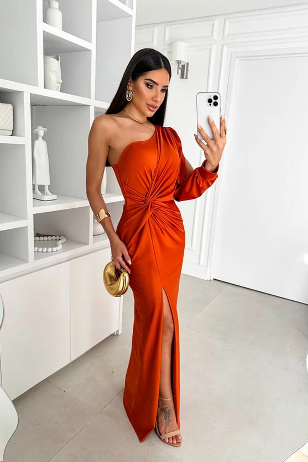 Vestido Midi de Satén Fluido con Corte Entallado | Ideal para Primavera y Verano