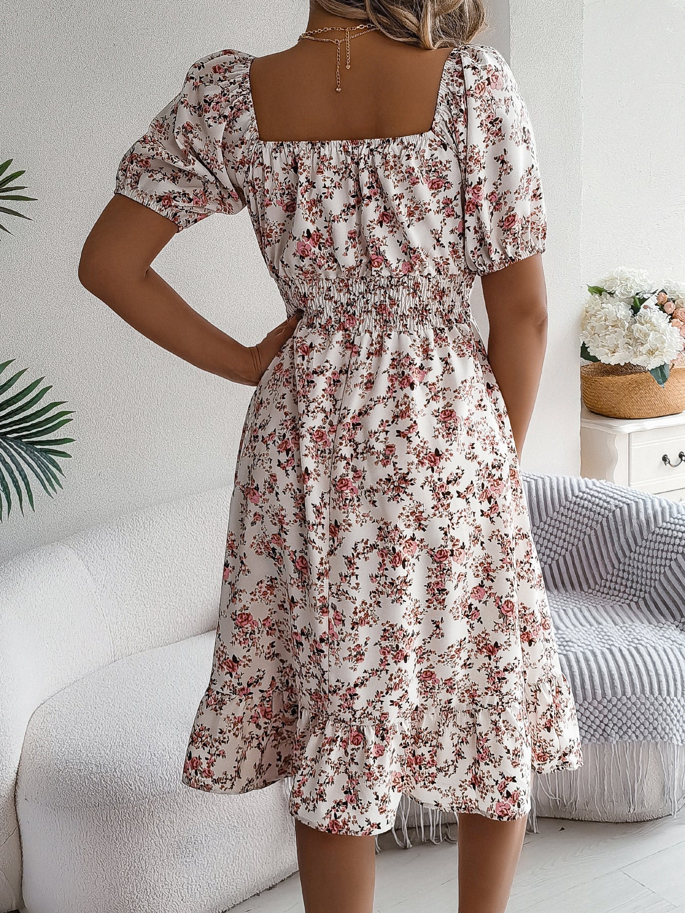 Vestido de Flores con Escote Cuadrado, Volantes y Cintura Alta | Ideal para Verano