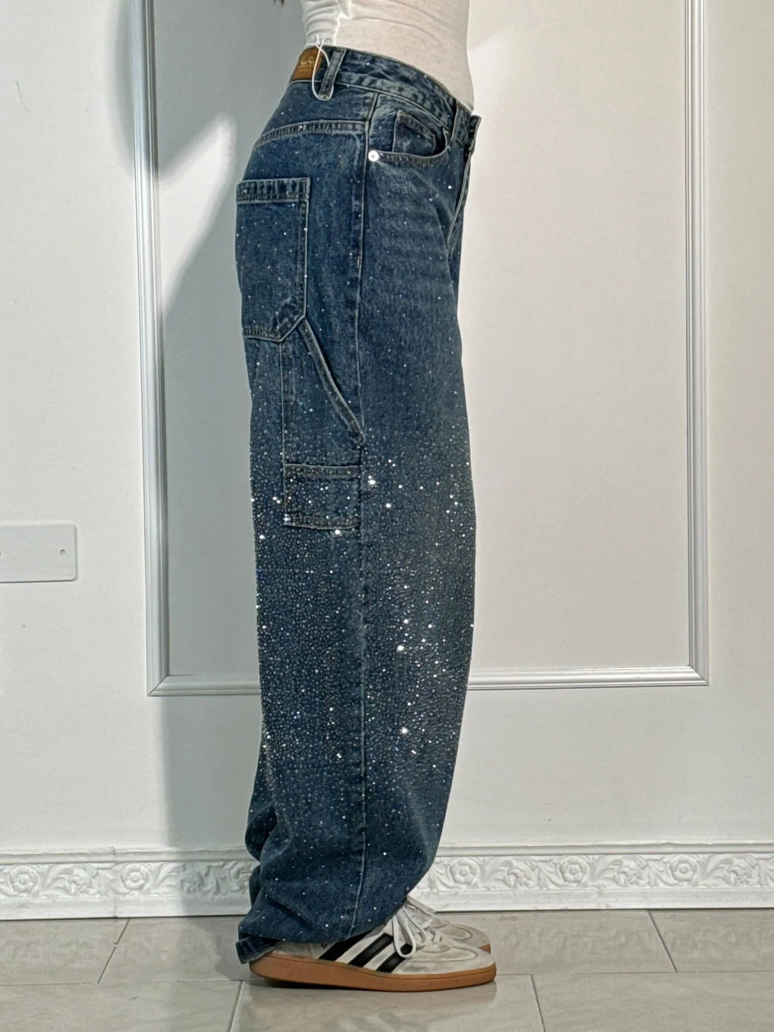Jeans de pierna ancha tipo globo con detalles de pedrería | Ideal para primavera y otoño