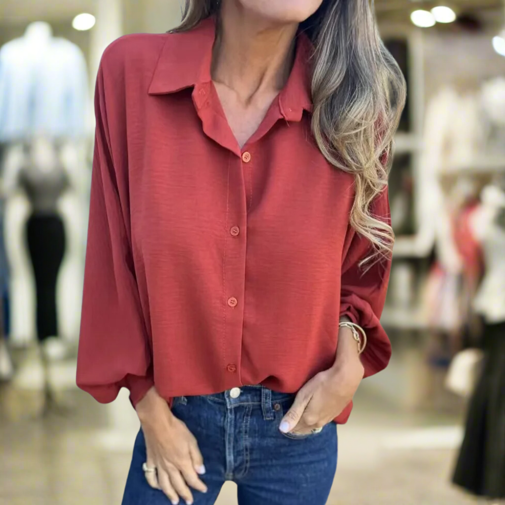 Camisa de manga larga con cuello de solapa y diseño versátil