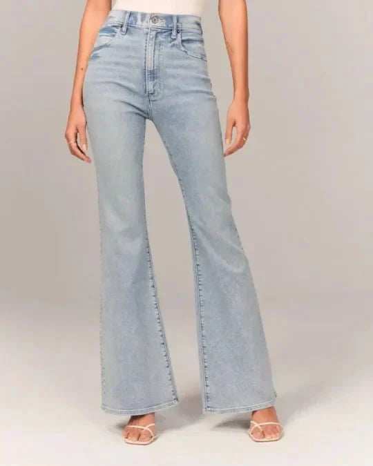 Jeans ajustados de estilo moderno con cintura alta
