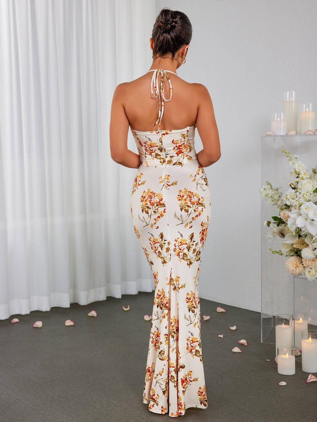 Vestido Ajustado con Estampado Floral, Cuello Halter, Corset y Fruncido | Ideal para Verano
