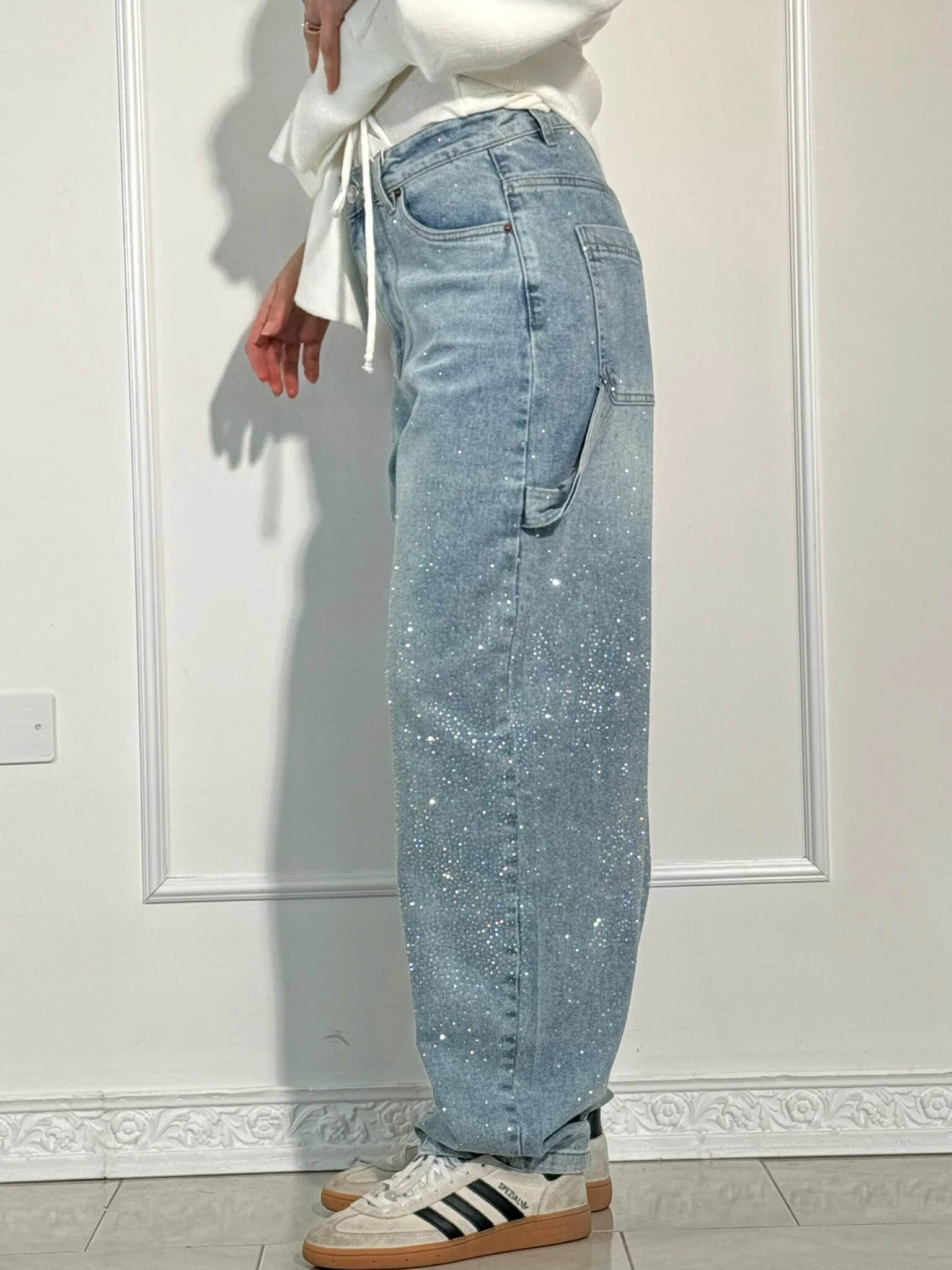 Jeans de pierna ancha tipo globo con detalles de pedrería | Ideal para primavera y otoño