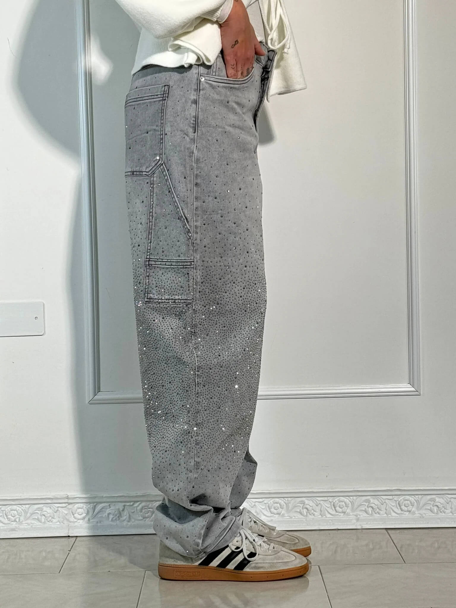Jeans de pierna ancha tipo globo con detalles de pedrería | Ideal para primavera y otoño
