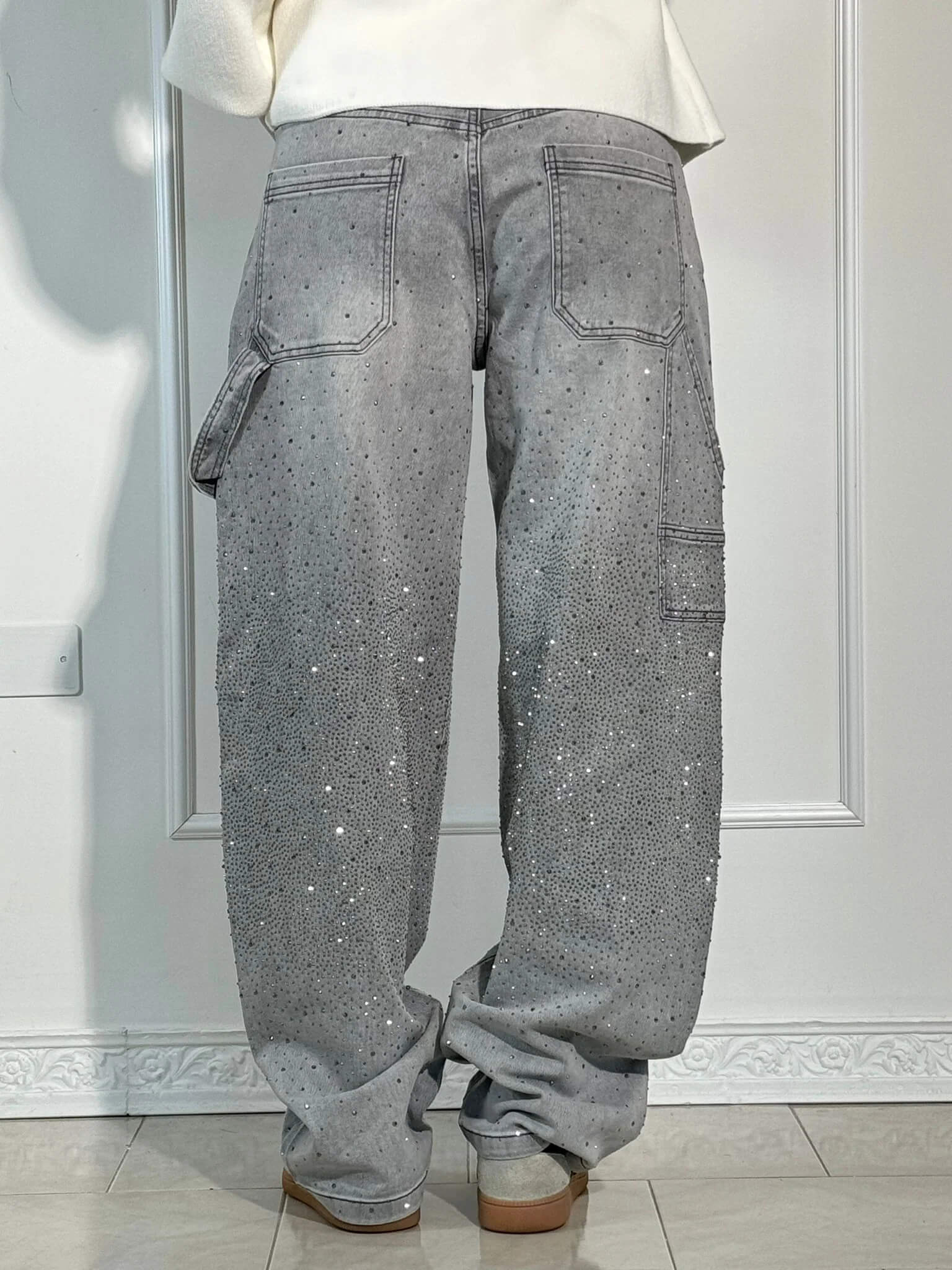 Jeans de pierna ancha tipo globo con detalles de pedrería | Ideal para primavera y otoño
