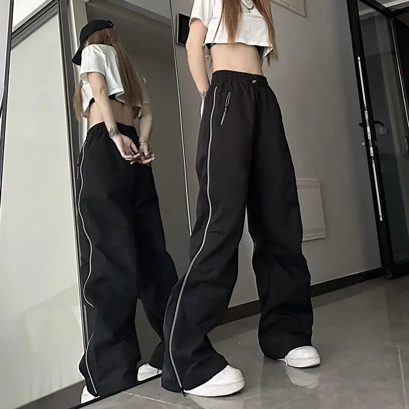 Pantalones deportivos unisex con ajuste cómodo y diseño minimalista