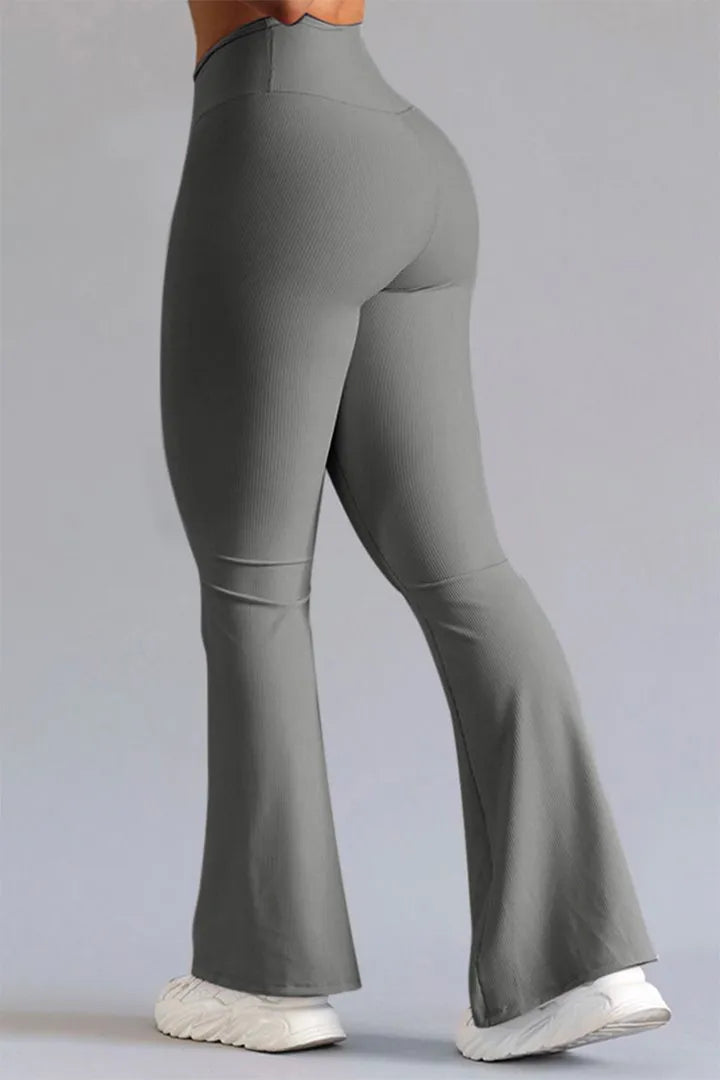 Pantalones deportivos ajustados con diseño cómodo y práctico
