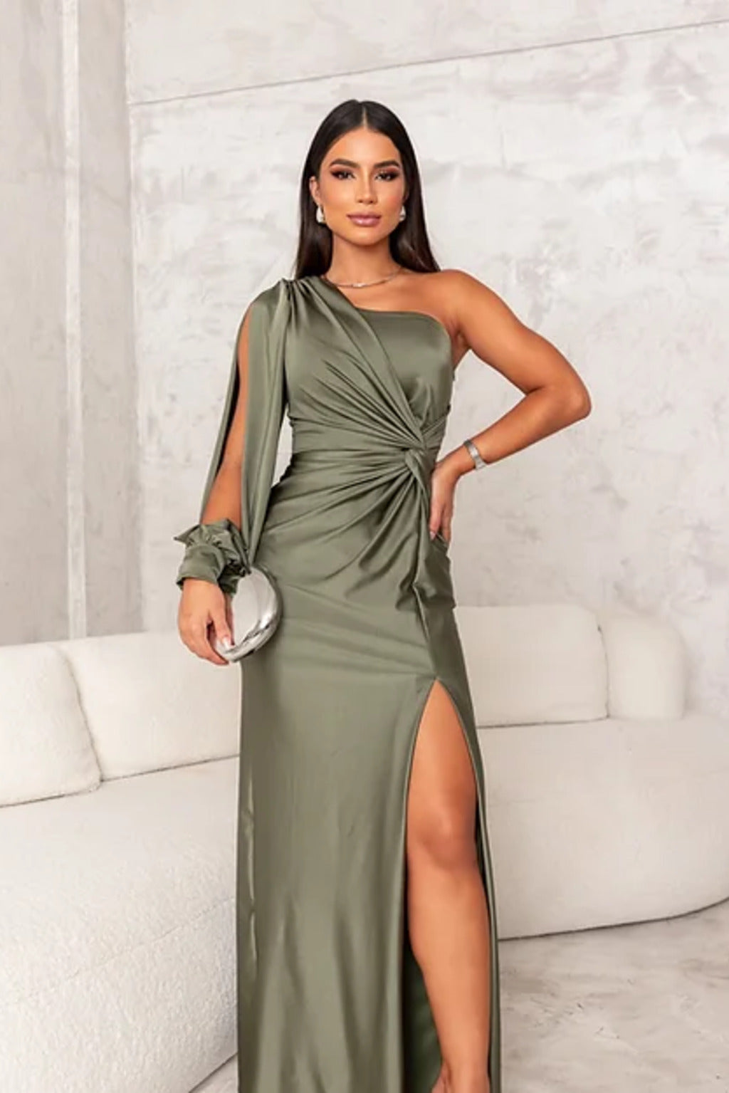 Vestido Midi de Satén Fluido con Corte Entallado | Ideal para Primavera y Verano