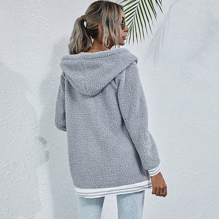 Chaqueta de felpa con capucha y bolsillos a rayas | Ideal para invierno