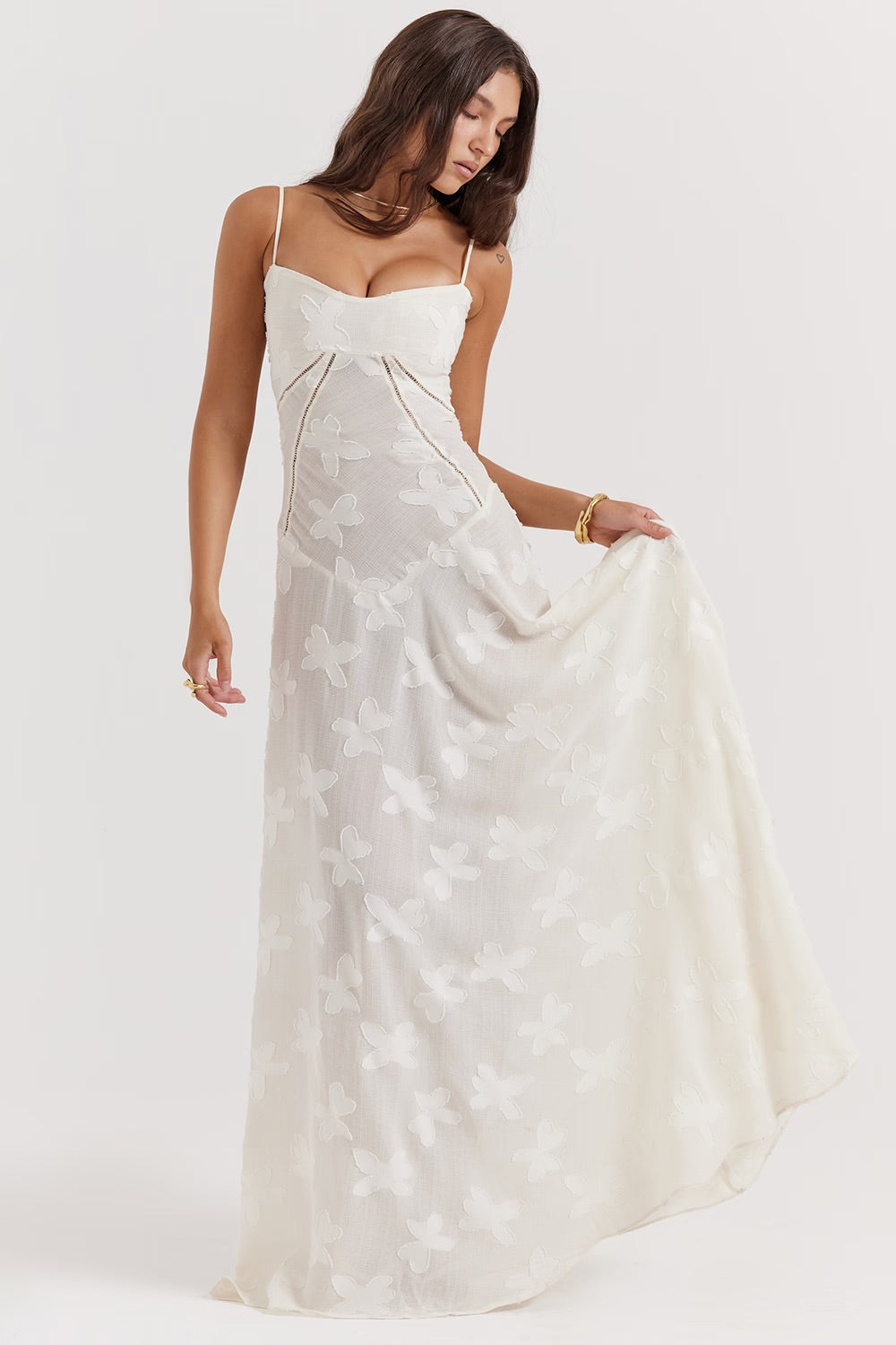 Vestido Largo de Encaje con Tejido Brillante | Ideal para Primavera y Verano