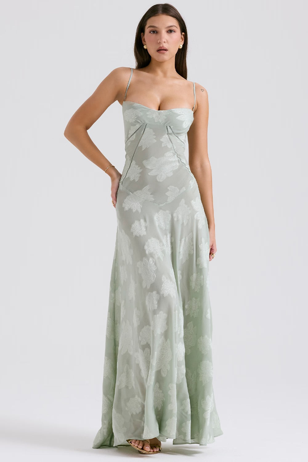 Vestido Largo de Encaje con Tejido Brillante | Ideal para Primavera y Verano