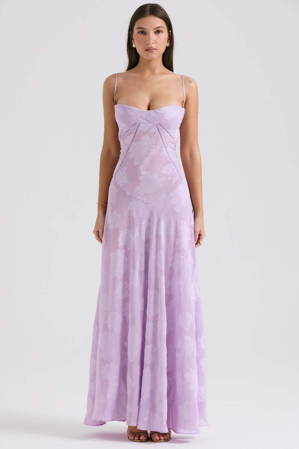 Vestido Largo de Encaje con Tejido Brillante | Ideal para Primavera y Verano